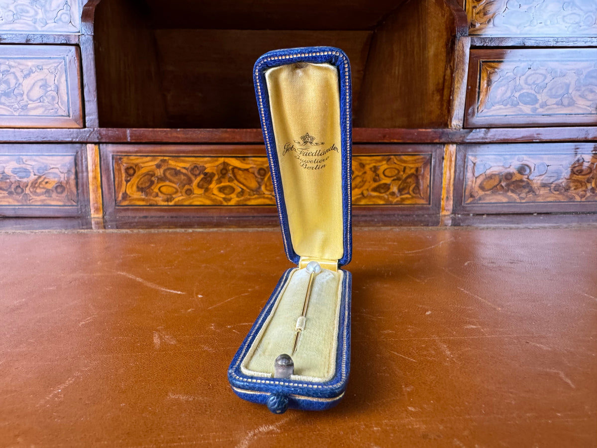 Anstecknadel aus 585 Gold mit echter Perle im originalen Etui von Friedländer Berlin