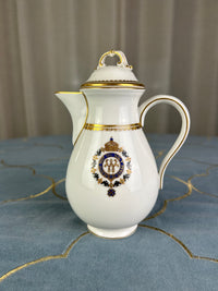 Kaiserliche Mokkakanne mit Deckel von S.M.Y. Hohenzollern, datiert 1908 + 1909 – Porzellan aus dem Besitz  Kaiser Wilhelm II.
