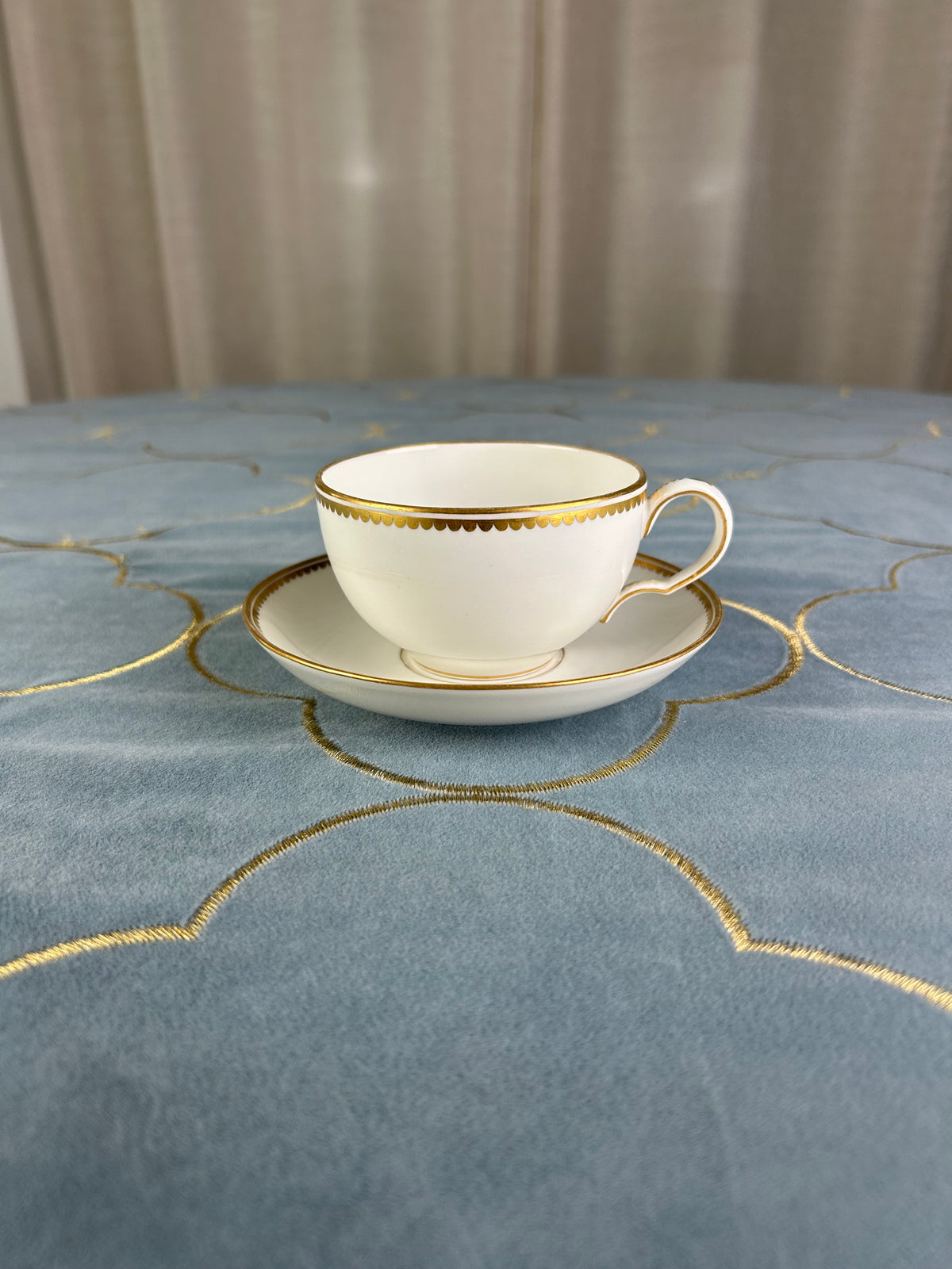 Kaiserliche Tasse mit Untertasse von S.M.Y. Hohenzollern, datiert 1900 + 1911 – Porzellan aus dem Besitz  Kaiser Wilhelm II.