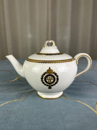 Kaiserliche Teekanne mit Deckel von S.M.Y. Hohenzollern, datiert 1912 – Porzellan aus dem Besitz  Kaiser Wilhelm II.