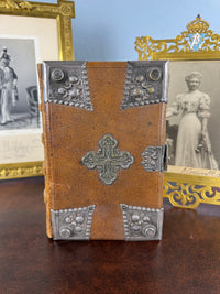 Kaiserin Auguste Victoria – Geschenk‑Bibel von 1896 mit Widmung