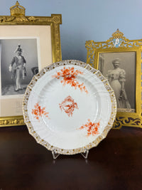 Imperial porcelain Brotteller – Neuosier service, Kaiser Wilhelm II., gold vine‑leaf border