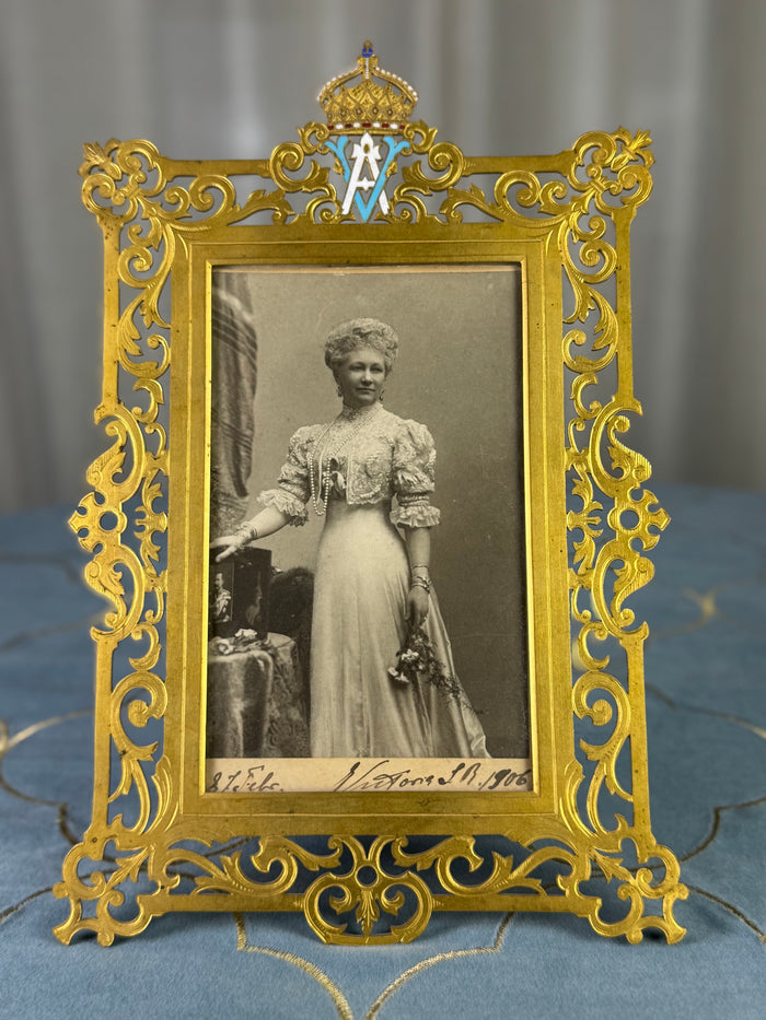 Feuervergoldeter Geschenkrahmen mit Porträt von Kaiserin Auguste Victoria, 1906