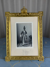 Großer feuervergoldeter Geschenkrahmen mit Widmungsportrait von Kaiser Wilhelm II., 1897