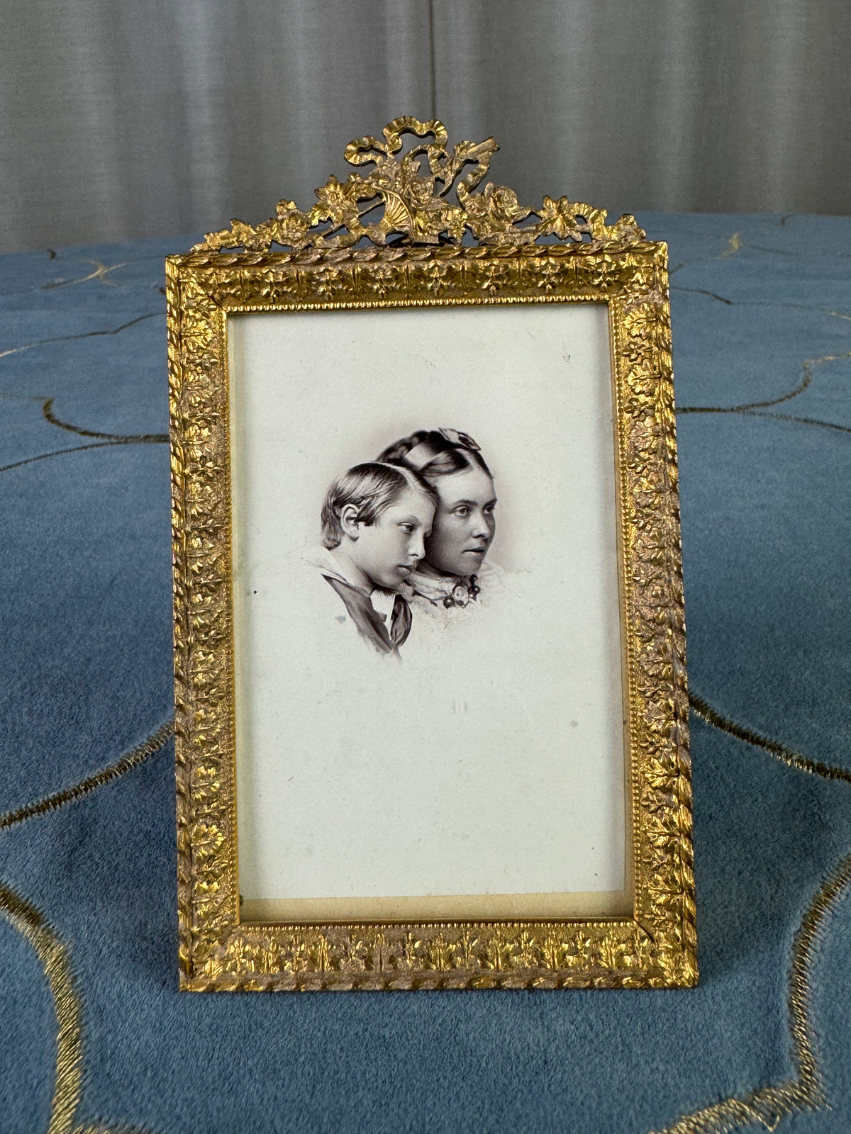 Kronprinzessin Victoria mit ihrem zehnjährigen Sohn Kaiser Wilhelm II., ca. 1869