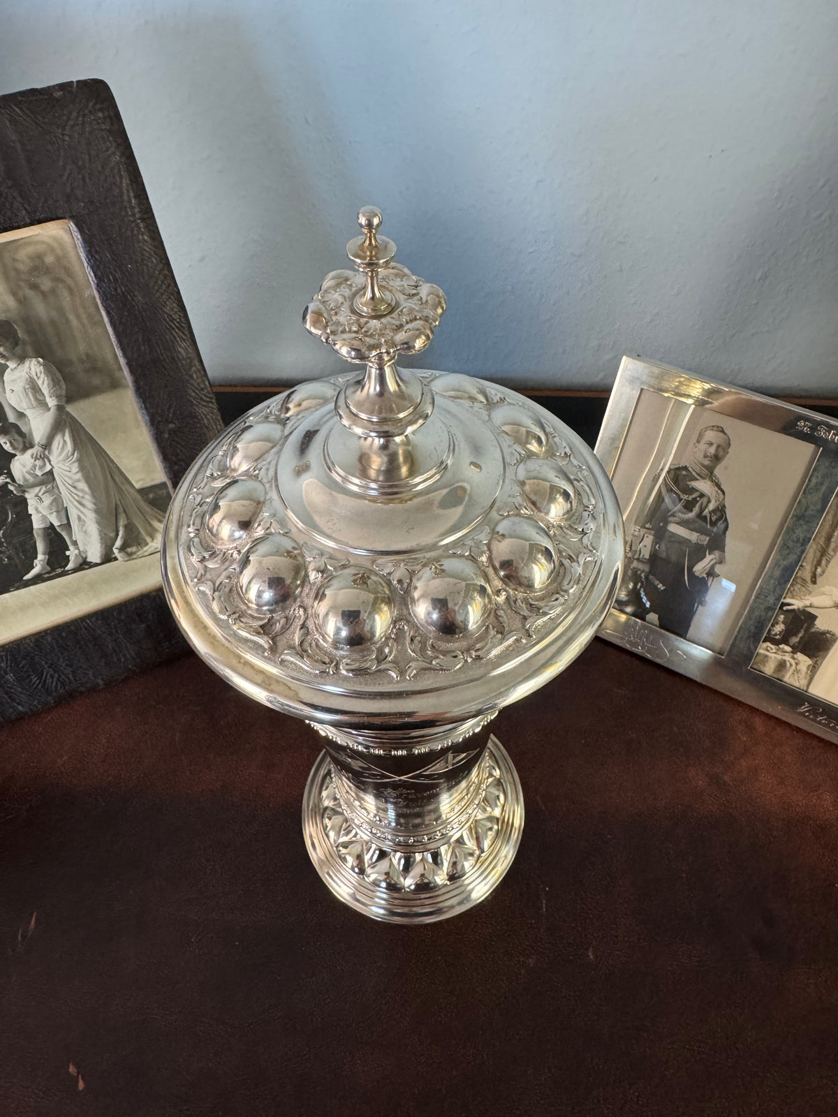 Kaiserliche Segeltrophäe „Kiel–Travemünde 1898“ – Silberpokal für die Yacht Iduna von Kaiser Wilhelm II