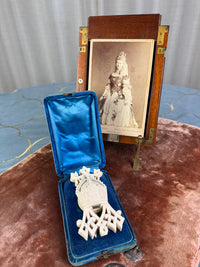Uhr mit Monogramm der Kaiserin Auguste Victoria, ca. 1890