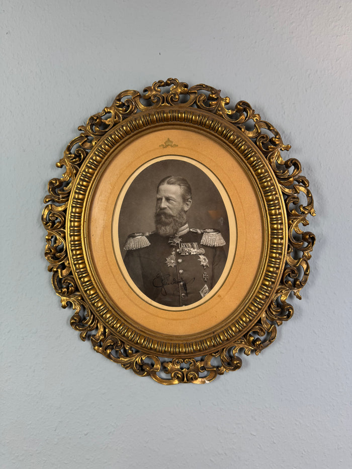 Geschenkrahmen mit einem Portrait von Kaiser Friedrich III., 1888
