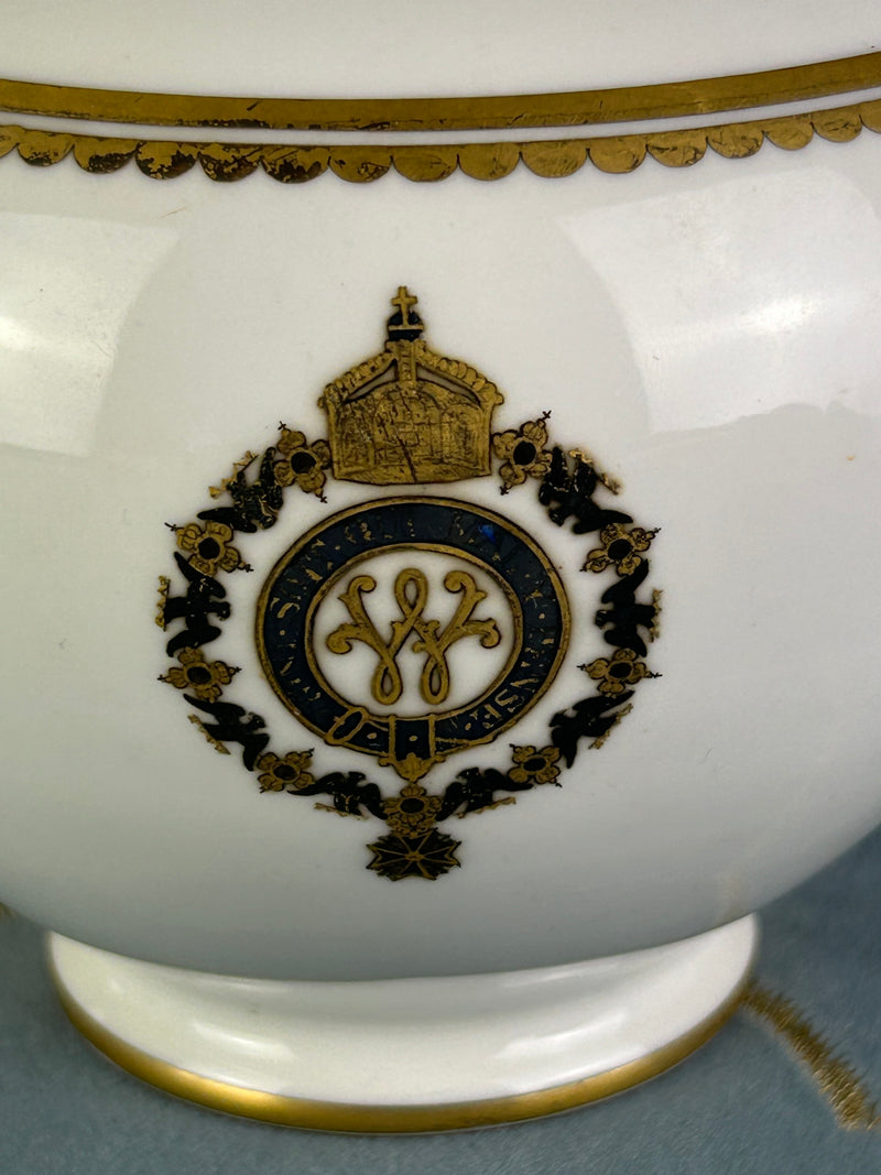Kaiserliche Teekanne mit Deckel von S.M.Y. Hohenzollern, datiert 1912 – Porzellan aus dem Besitz  Kaiser Wilhelm II.