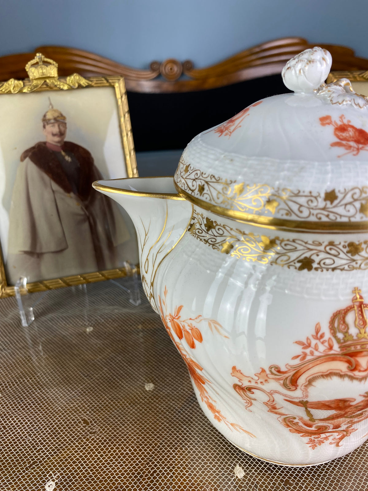 Neuosier Warmwasserkanne, Kaiser Wilhelm II, datiert 1901 + 1911