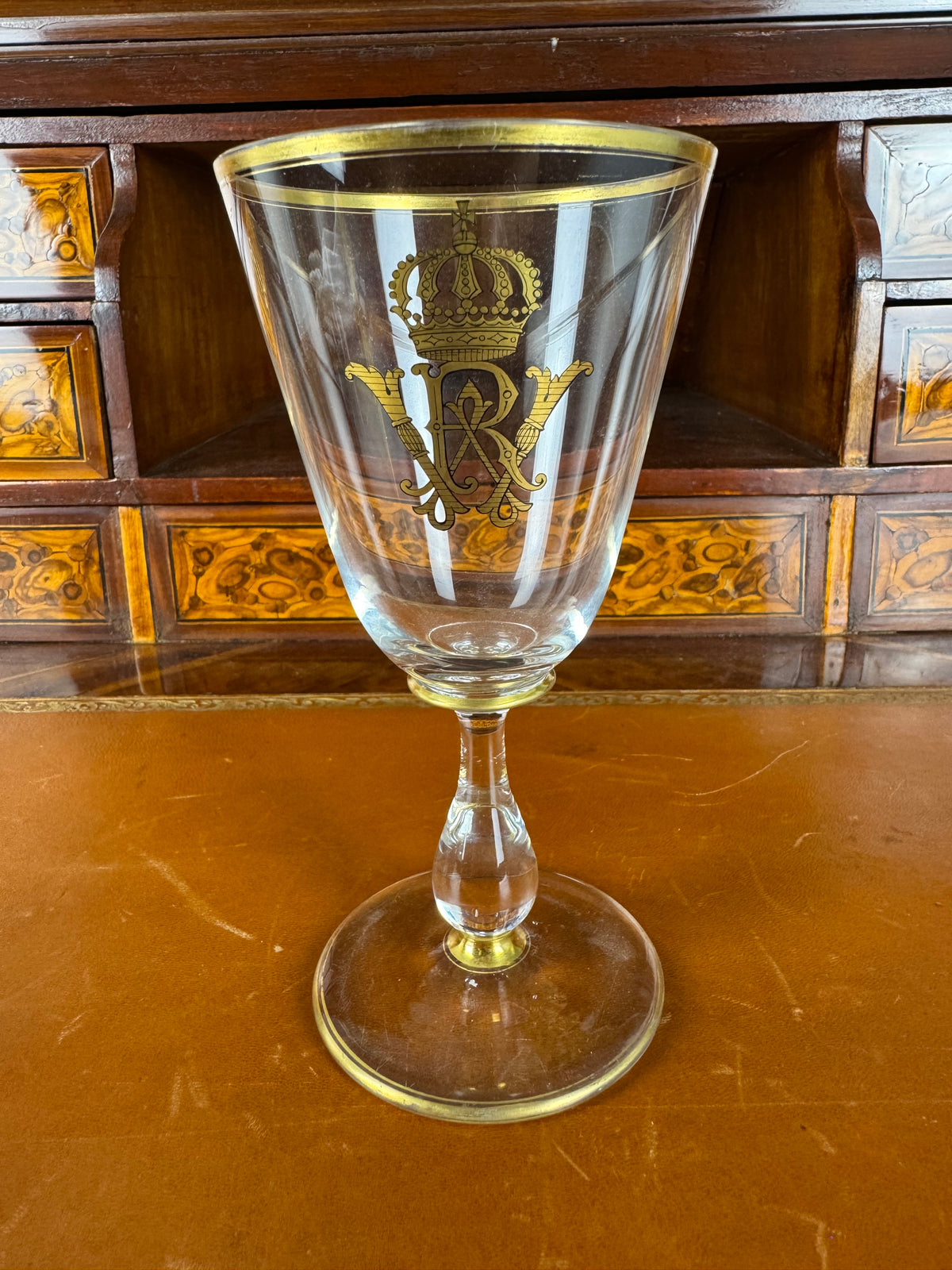 Kaiserliches Rheinweinglas Wilhelm II. mit vergoldetem IRW Monogramm und Kaiserkrone Deutsches Kaiserreich um 1900