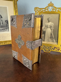 Kaiserin Auguste Victoria – Geschenk‑Bibel von 1896 mit Widmung