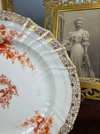 Imperial porcelain Brotteller – Neuosier service, Kaiser Wilhelm II., gold vine‑leaf border