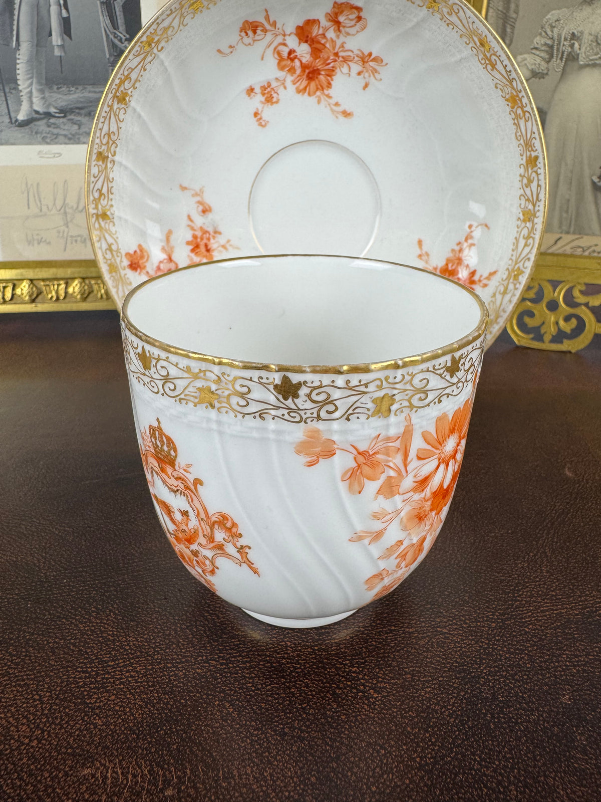 Neuosier Schokoladentasse und Untertasse 1898 – Kaiser Wilhelm II., KPM Berlin, kaiserliches Porzellan