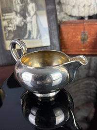 Milchkännchen und Zuckerdose aus Silber – von der Tafel Kaiser Wilhelms II., datiert 1897 und 1899