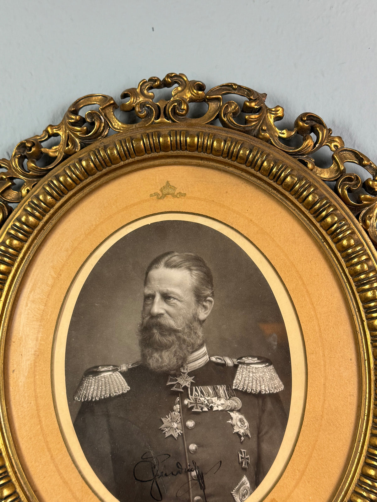 Geschenkrahmen mit einem Portrait von Kaiser Friedrich III., 1888