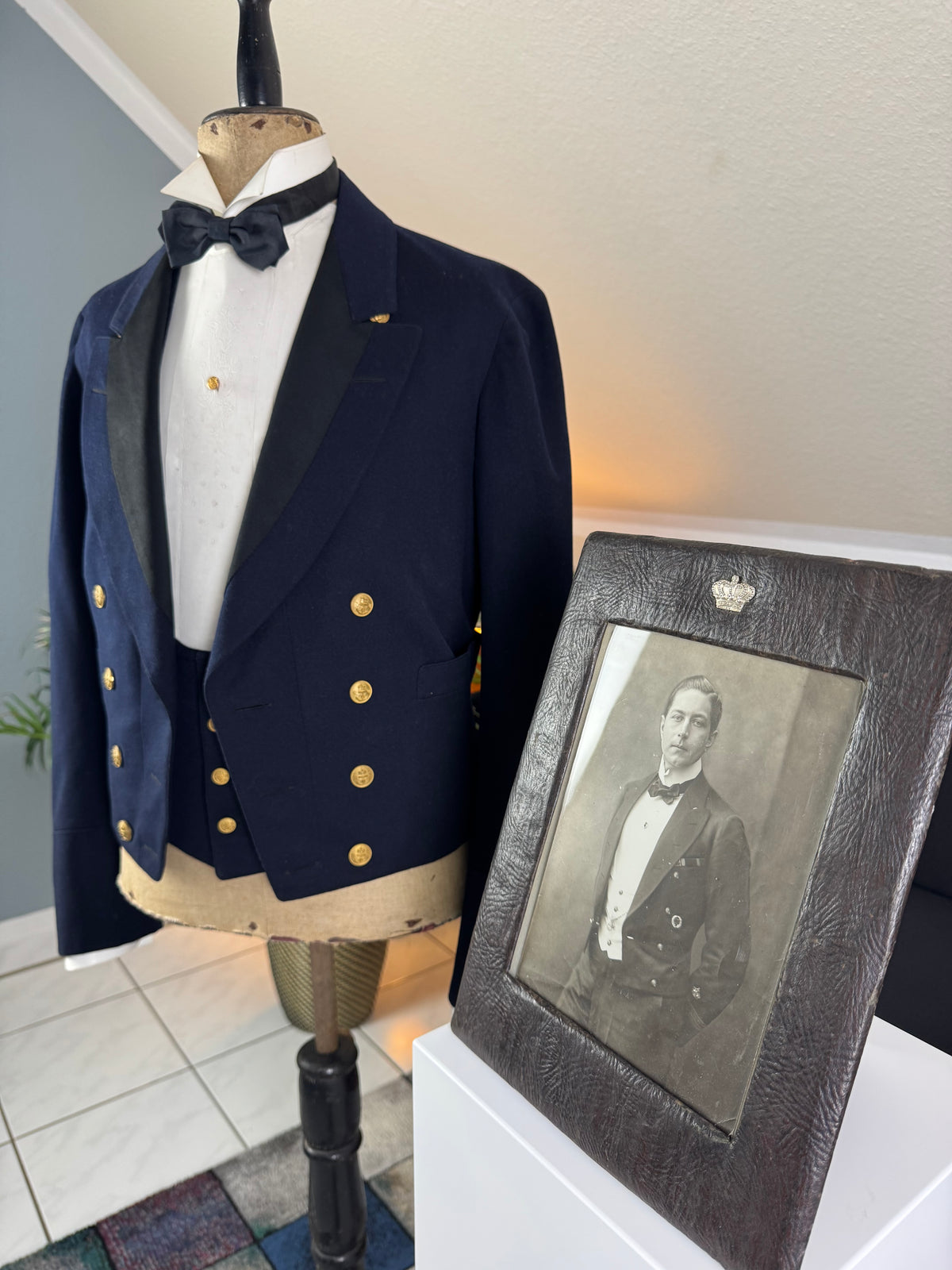 Konvolut Bilder & Co. und Messjacke, Adalbert von Preußen, ca. 1908
