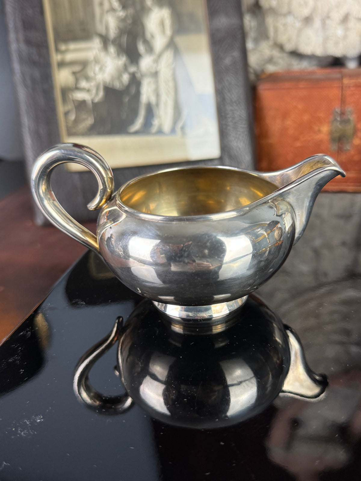 Milchkännchen und Zuckerdose aus Silber – von der Tafel Kaiser Wilhelms II., datiert 1897 und 1899
