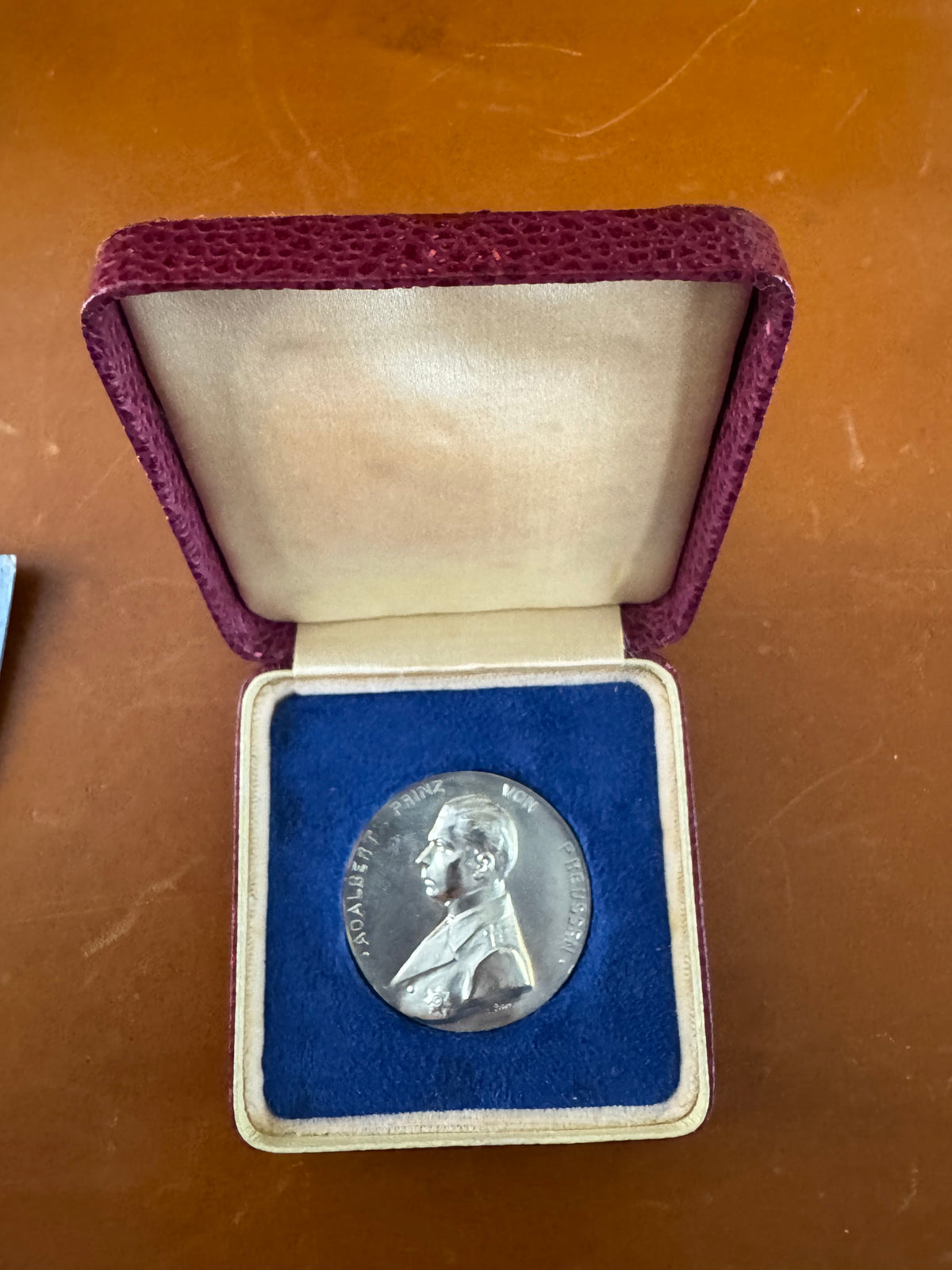Seltene Porträtmedaille von Prinz Adalbert von Preußen 1915 von Hermann Peter mit originaler Begleitkarte und Etui