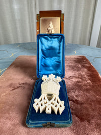 Uhr mit Monogramm der Kaiserin Auguste Victoria, ca. 1890