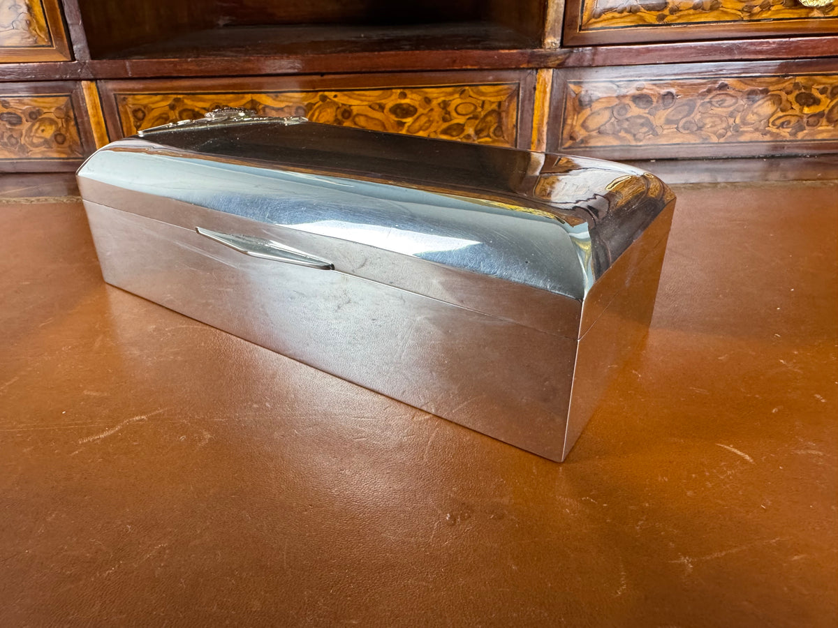 Antike Zigarrenkiste aus 800 Silber mit Monogramm von Herzog Carl Eduard von Sachsen-Coburg und Gotha, Paul Jann Gotha