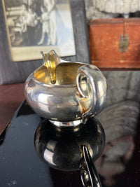 Milchkännchen und Zuckerdose aus Silber – von der Tafel Kaiser Wilhelms II., datiert 1897 und 1899