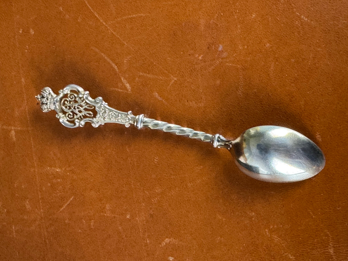 Kaiserlicher Zuckerlöffel aus Silber mit WR Monogramm von Kaiser Wilhelm I. um 1880 aus kaiserlichem Besitz