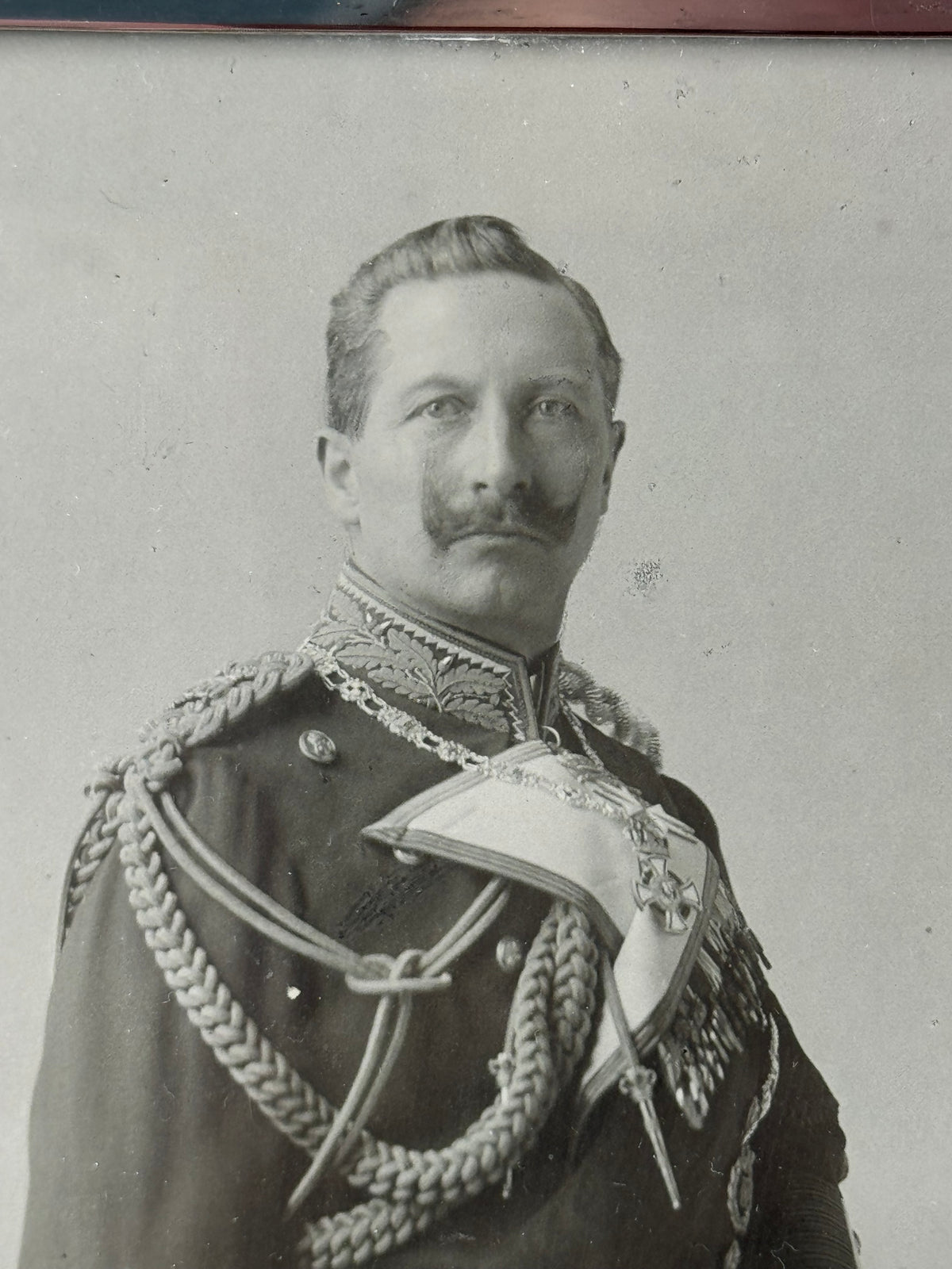 Geschenkrahmen Silberne Hochzeit Kaiser Wilhelm und Kaiserin Auguste Victoria, datiert 1906