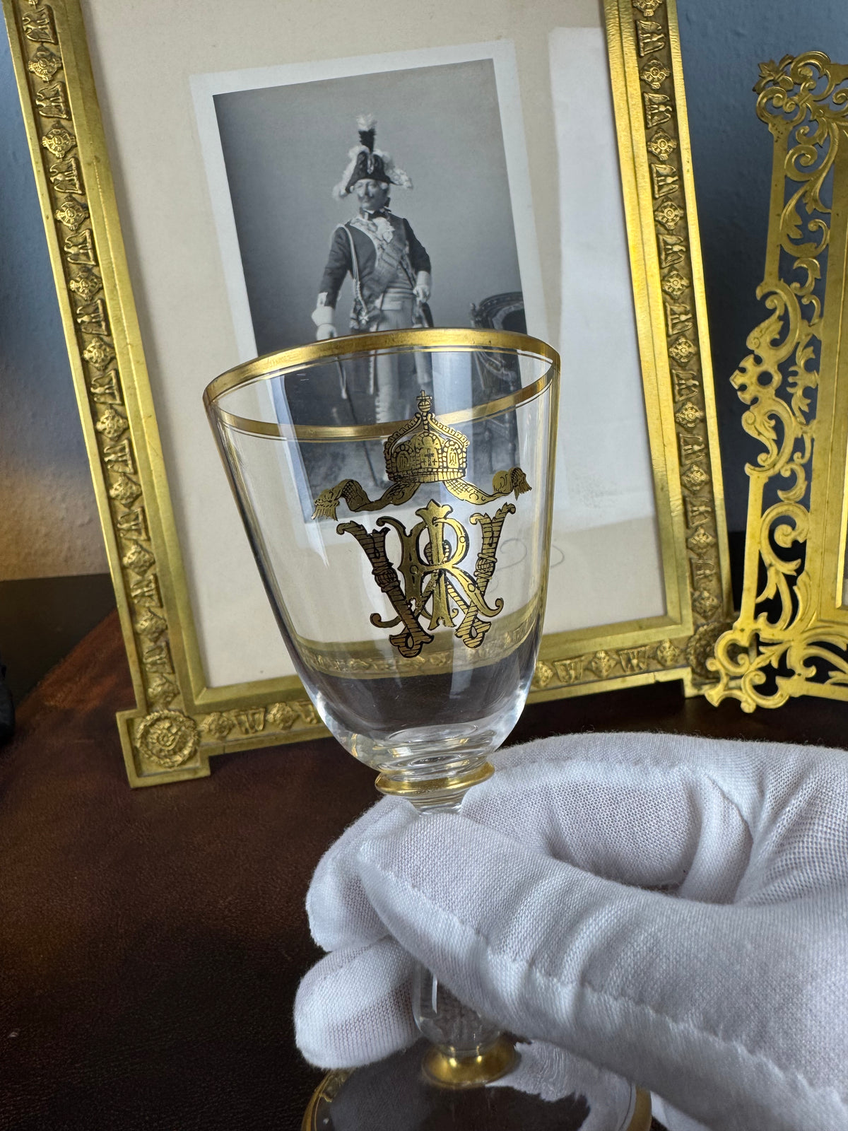 Kaiserliches IRW‑Portweinglas – Goldkrone, Hofmonogramm IRW, ca. 1900, kaiserliche Hofhaltung Wilhelm II.