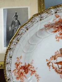 Plat de service rond en porcelaine de Néo-Osier, Kaiser Guillaume II, daté de 1895