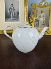Neuosier Teekanne, Kronprinz Wilhelm von Preußen, datiert 1905 und 1906