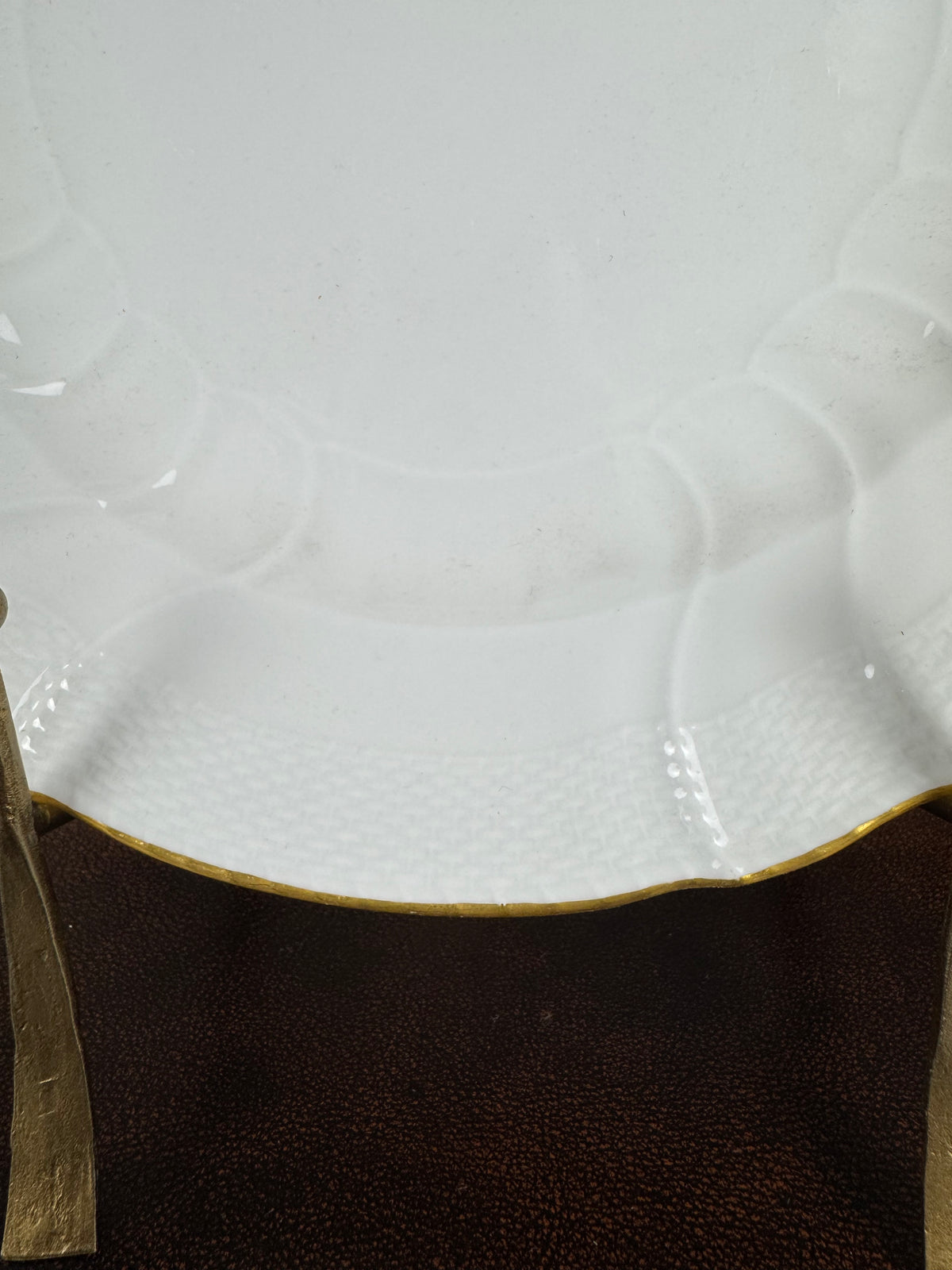 Assiette de table en Neuosier, Kronprinz Guillaume de Prusse, datée 1905
