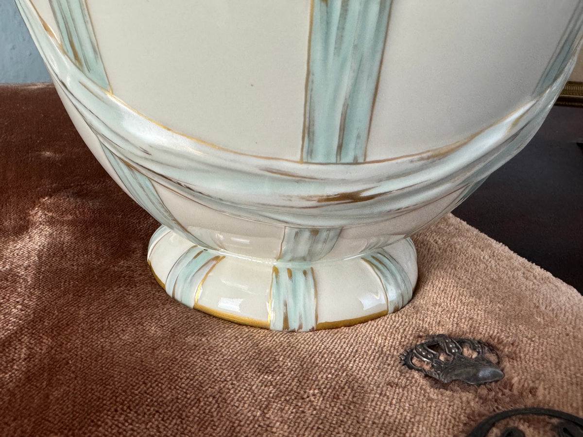 Deckelvase mit Monogramm der Kaiserin Auguste Victoria, KPM Berlin, um 1910