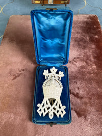 Uhr mit Monogramm der Kaiserin Auguste Victoria, ca. 1890