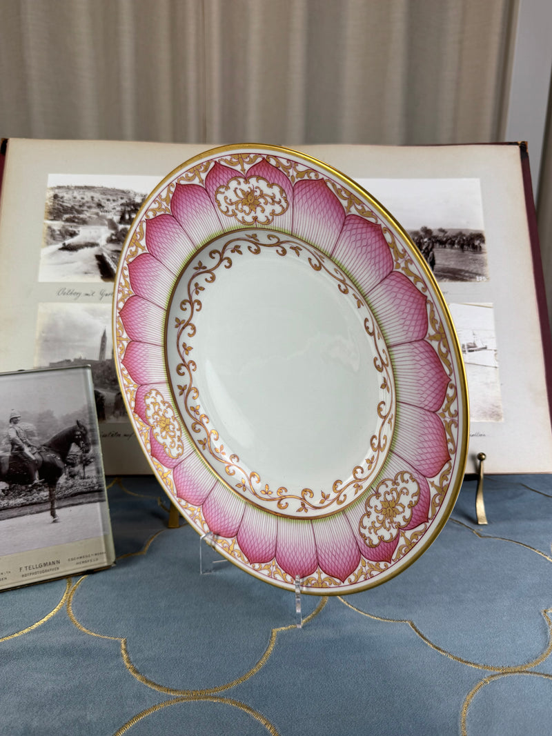 Kaiserliche Servierplatte aus dem Damaskus-Service – Kaiser Wilhelm II., datiert 1906