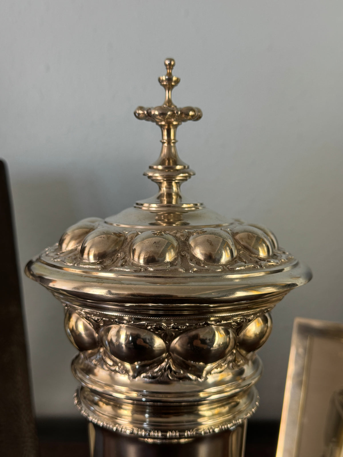 Kaiserliche Segeltrophäe „Kiel–Travemünde 1898“ – Silberpokal für die Yacht Iduna von Kaiser Wilhelm II