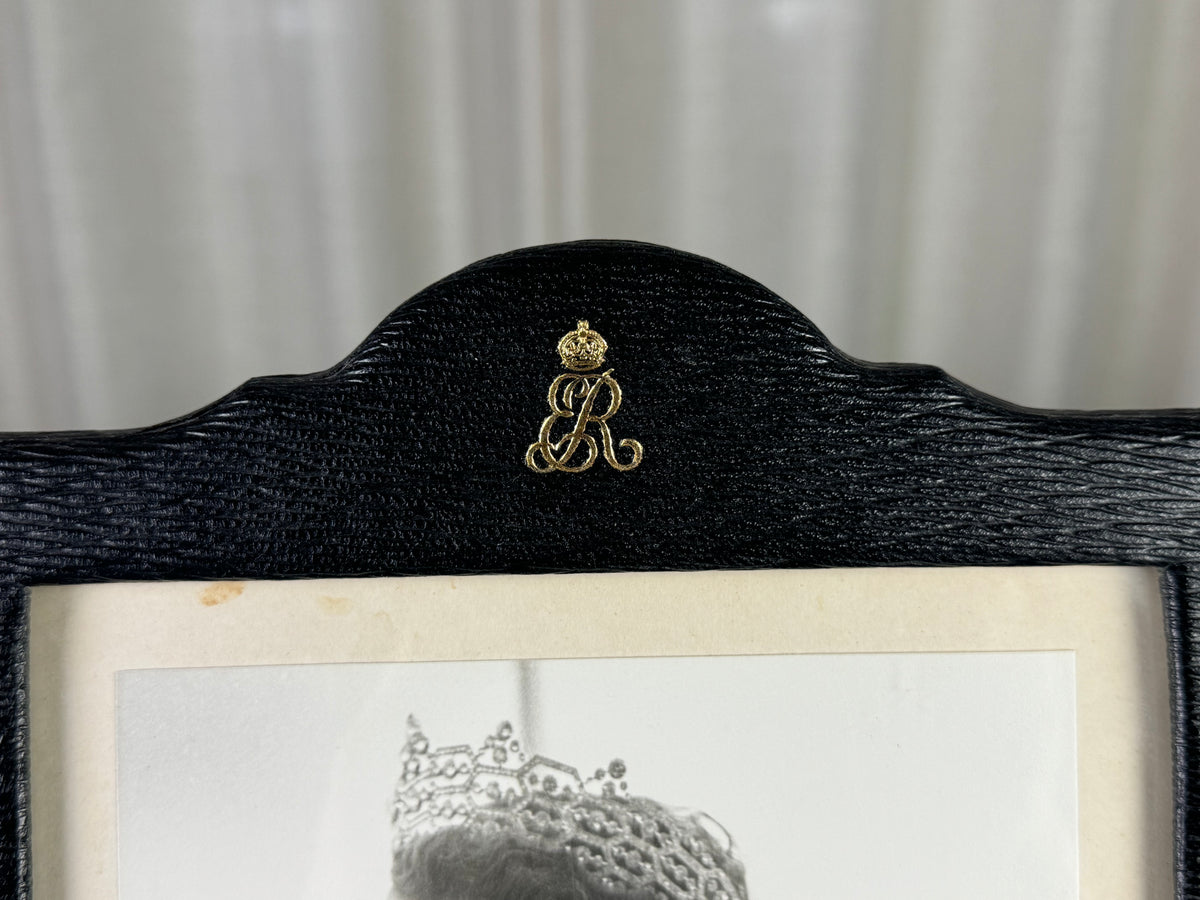 Geschenkrahmen der Königin Elizabeth von England, datiert 1962