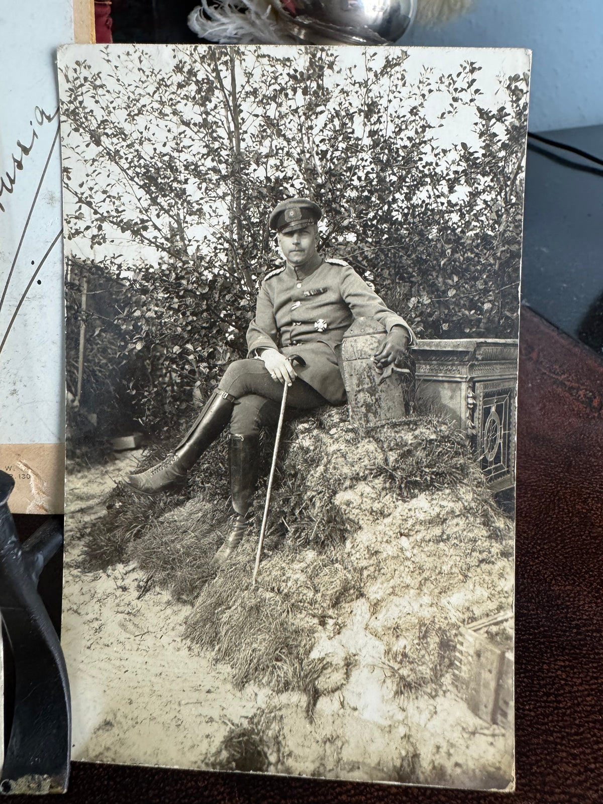 Konvolut Bilder & Co. und Messjacke, Adalbert von Preußen, ca. 1908