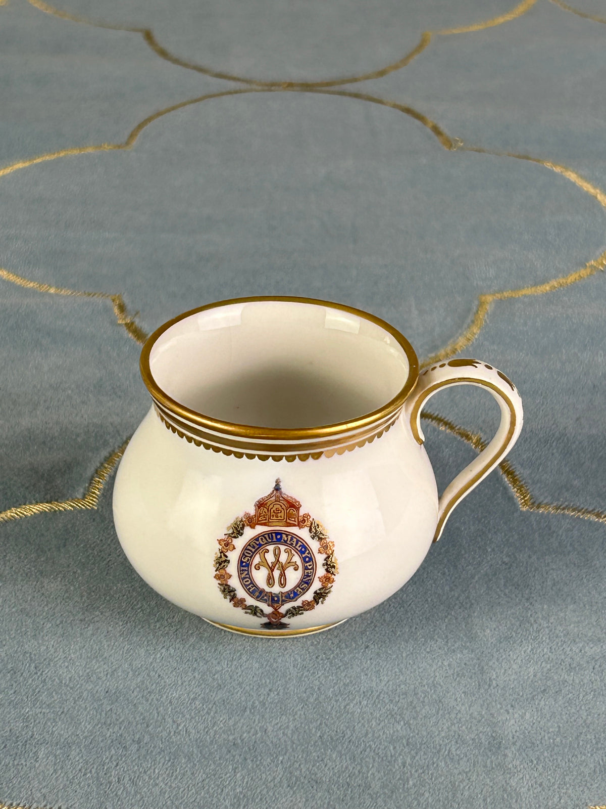 Kaiserliches Sahnekännchen von S.M.Y. Hohenzollern, datiert 1893 – Porzellan aus dem Besitz  Kaiser Wilhelm II.
