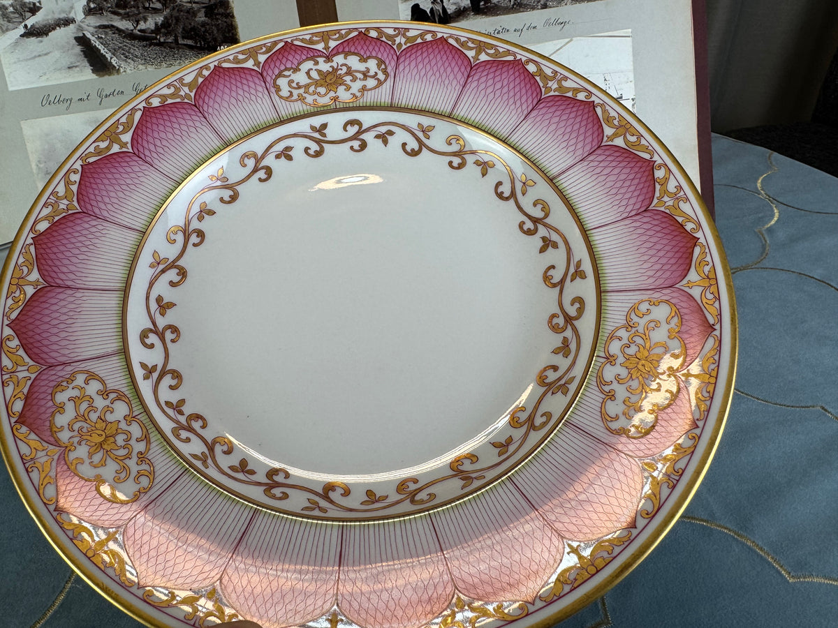 Kaiserliche Servierplatte aus dem Damaskus-Service – Kaiser Wilhelm II., datiert 1906
