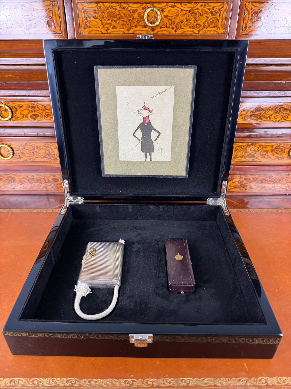 Silbernes Zigarettenetui und Geschenknadel aus dem Besitz von Kronprinz Wilhelm von Preußen mit Kaiserkrone, H. J. Wilm und J. B. Werner Berlin