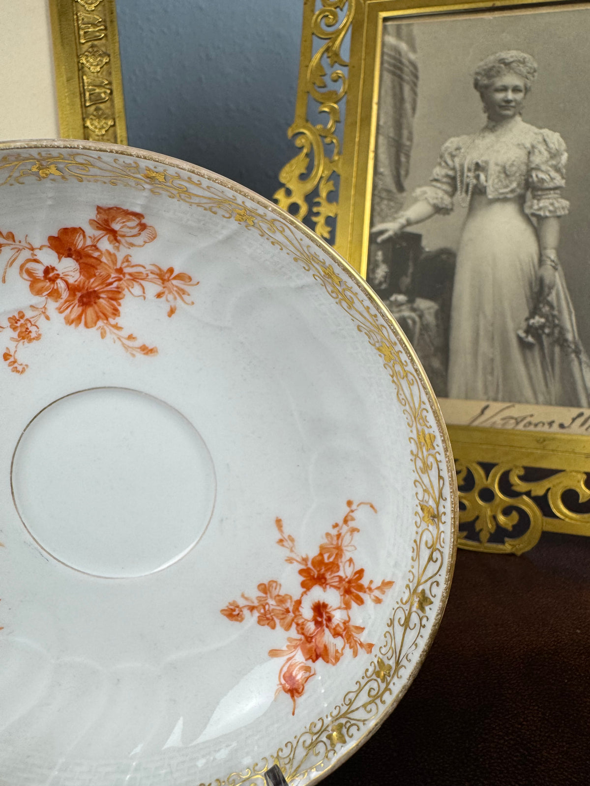 Neuosier Schokoladentasse und Untertasse, Kaiser Wilhelm II., datiert 1898