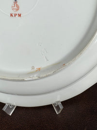 Plat de service rond en porcelaine de Néo-Osier, Kaiser Guillaume II, daté de 1895