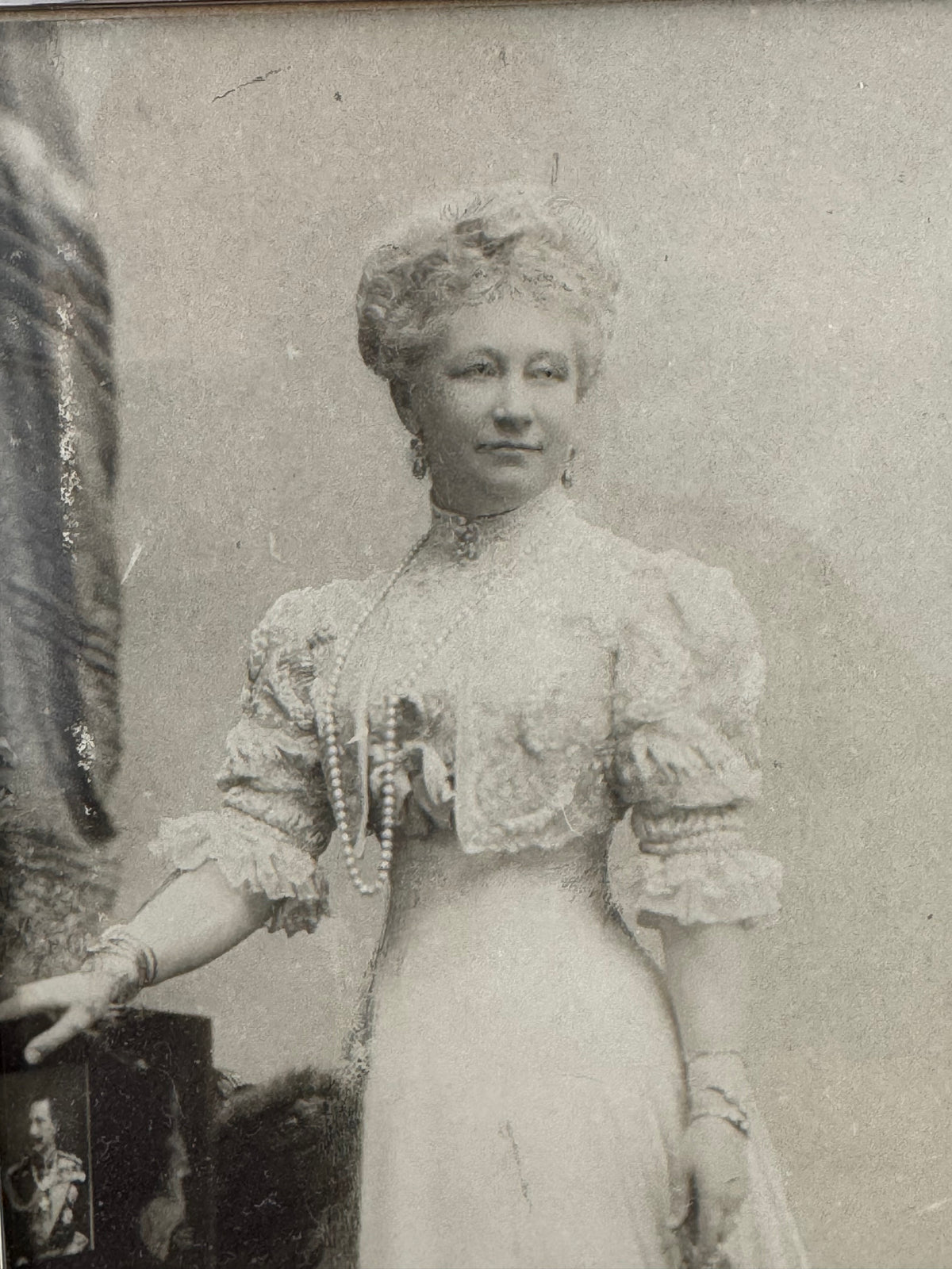 Geschenkrahmen Silberne Hochzeit Kaiser Wilhelm und Kaiserin Auguste Victoria, datiert 1906