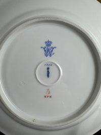 Plat de service du service de Damas, Kaiser Guillaume II, daté de 1906