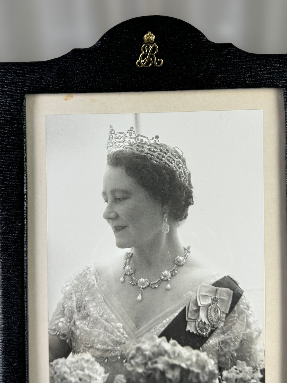 Geschenkrahmen der Königin Elizabeth von England, datiert 1962