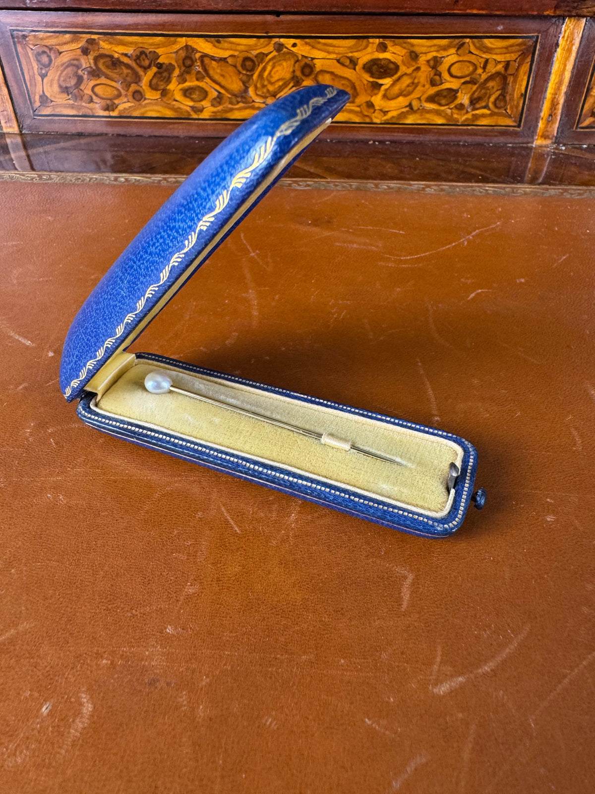 Anstecknadel aus 585 Gold mit echter Perle im originalen Etui von Friedländer Berlin