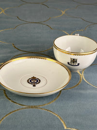 Kaiserliche Tasse mit Untertasse von S.M.Y. Hohenzollern, datiert 1900 + 1911 – Porzellan aus dem Besitz  Kaiser Wilhelm II.