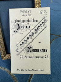 Kronprinzessin Victoria mit ihrem zehnjährigen Sohn Kaiser Wilhelm II., ca. 1869