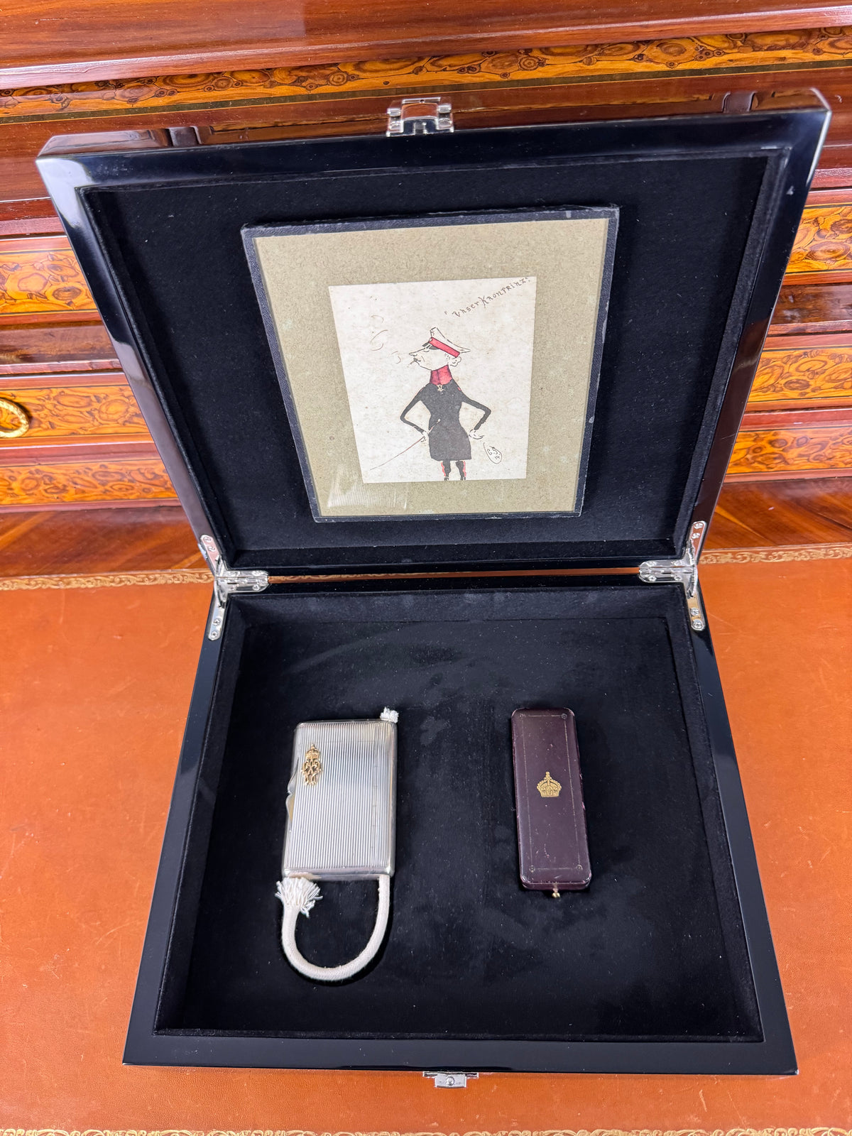 Silbernes Zigarettenetui und Geschenknadel aus dem Besitz von Kronprinz Wilhelm von Preußen mit Kaiserkrone, H. J. Wilm und J. B. Werner Berlin